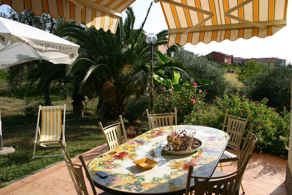 La Casa Di Menny Maison De Campagne โมเนเลีย ภายนอก รูปภาพ